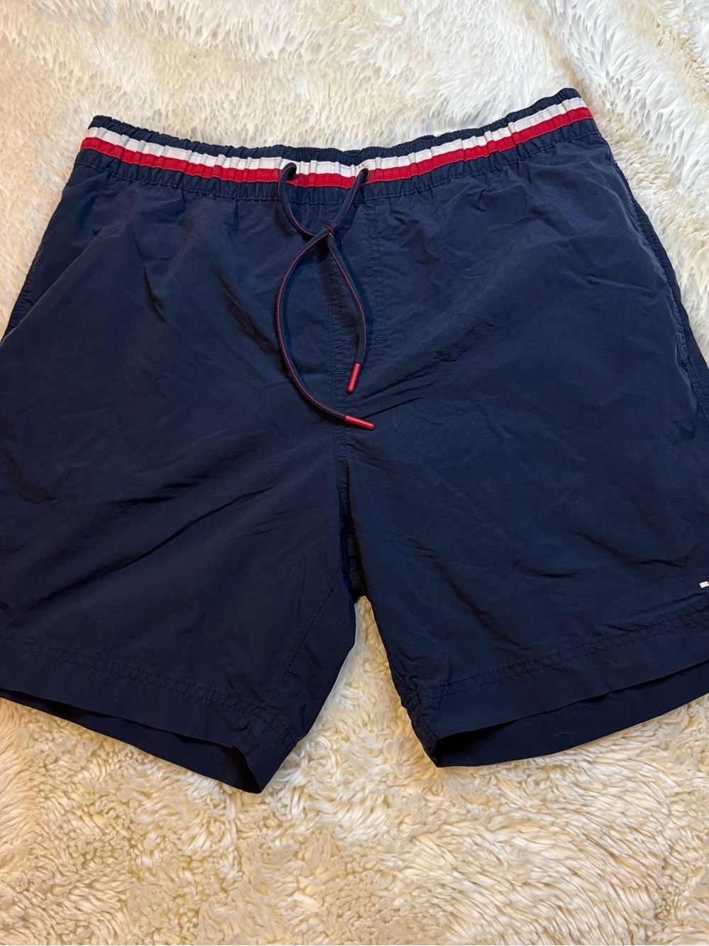 Tommy Hilfiger men’s size medium navy Swim Trunks mesh lined 7” inseam